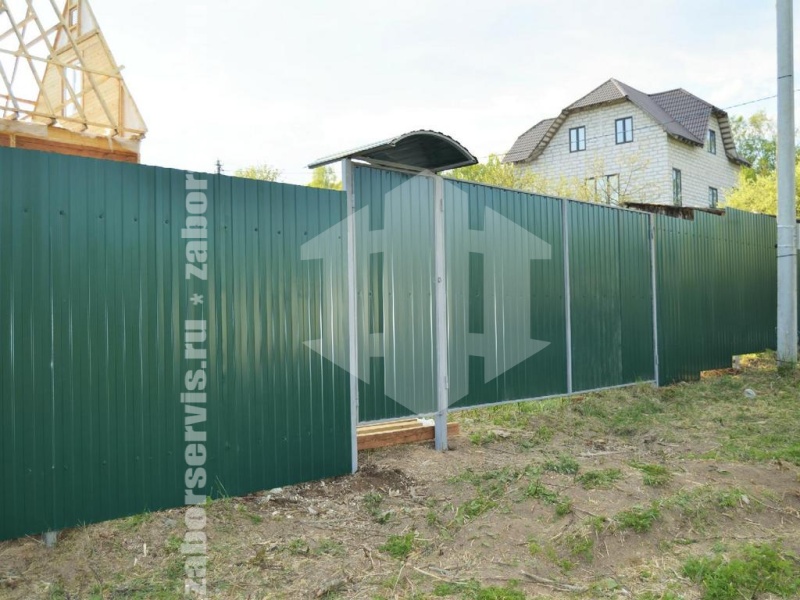 Забор из профнастила с забивными столбами 115 метров