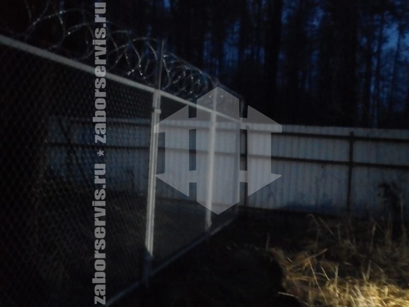 Забор из сетки рабицы в натяг секционный 25 метров