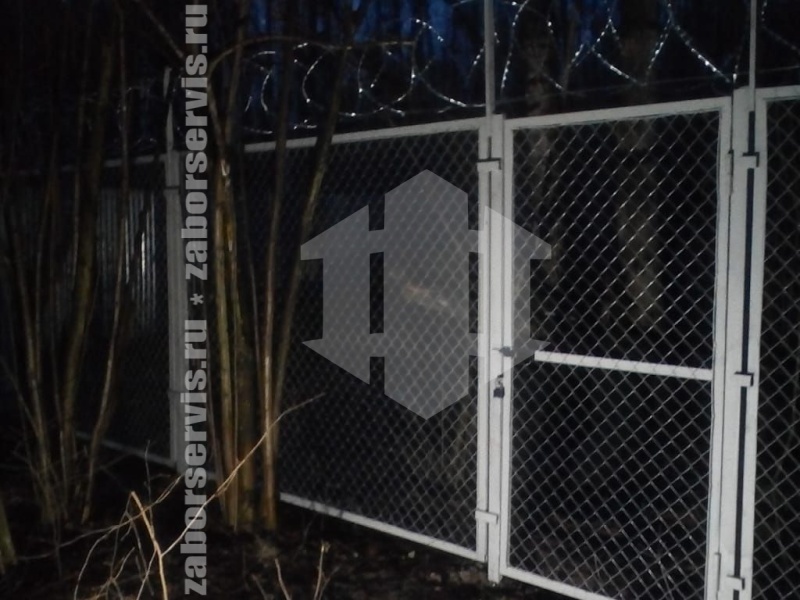 Забор из сетки рабицы в натяг секционный 25 метров